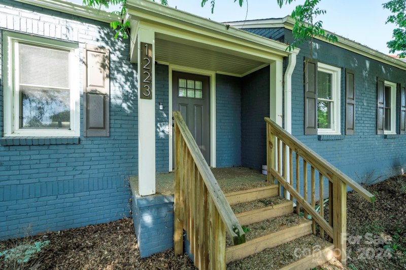 Property image 4 at 1223 11th Street, Hickory, NC 28601