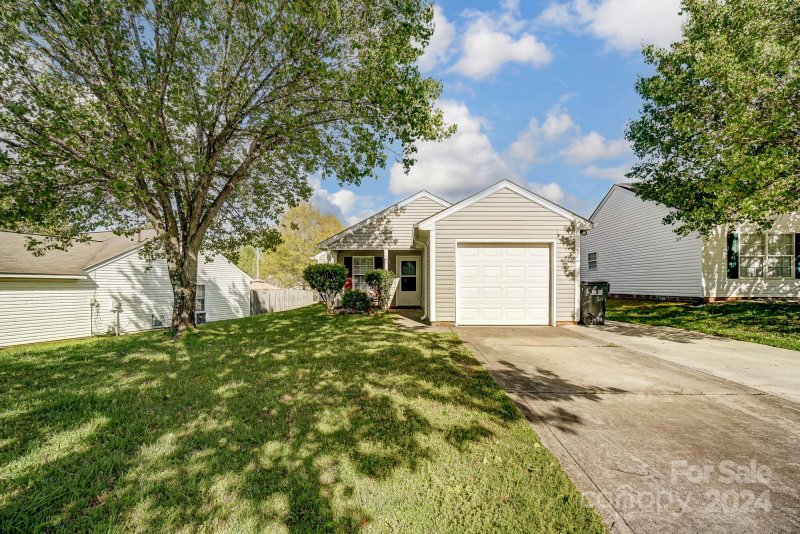Property image 2 at 1922 Sunset Village Drive, Charlotte, NC 28216