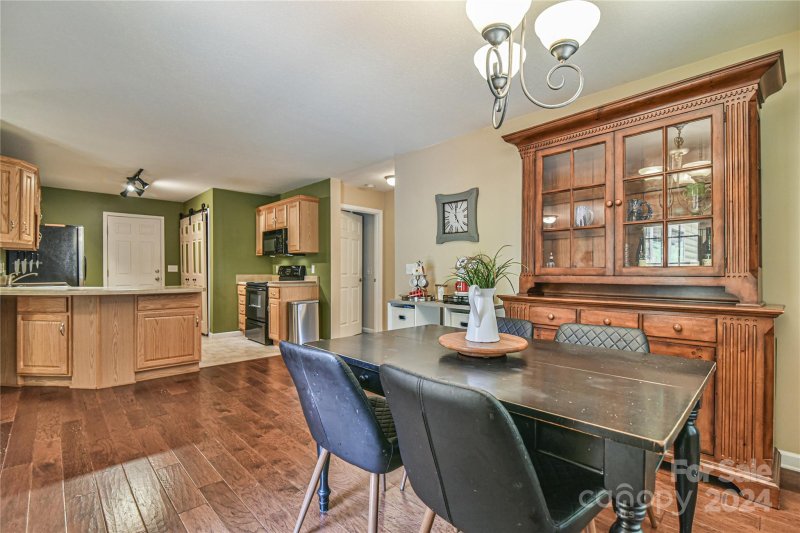 Property image 4 at 17 Kirby Road, Asheville, NC 28806