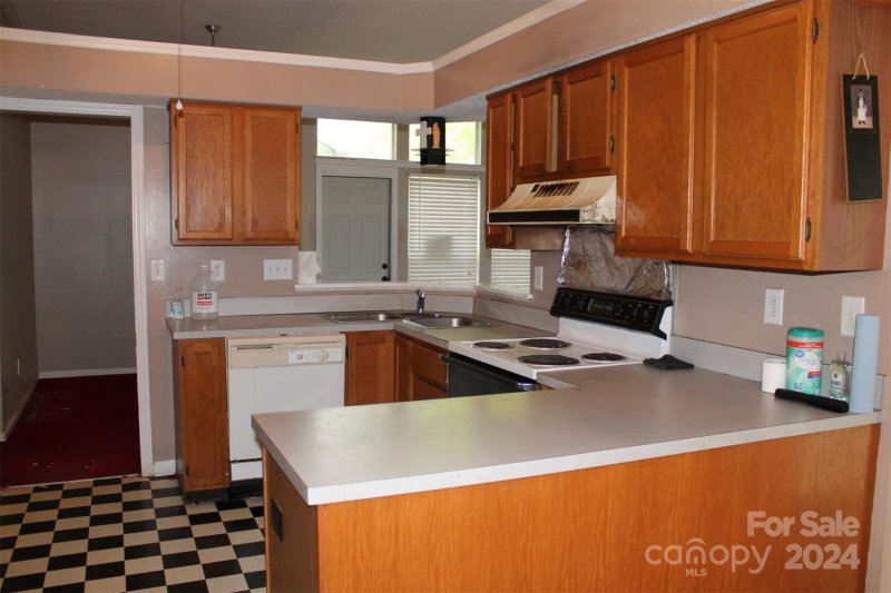 Property image 3 at 9901 Dunfries Road, Matthews, NC 28105