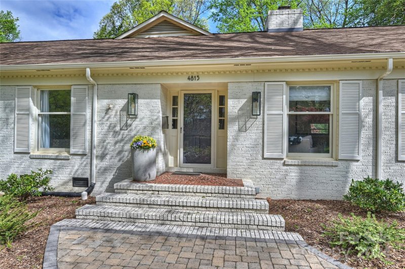 Property image 4 at 4815 Montclair Avenue, Charlotte, NC 28211