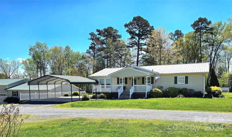 Property image 2 at 125 Thirteenth Avenue, New London, NC 28127