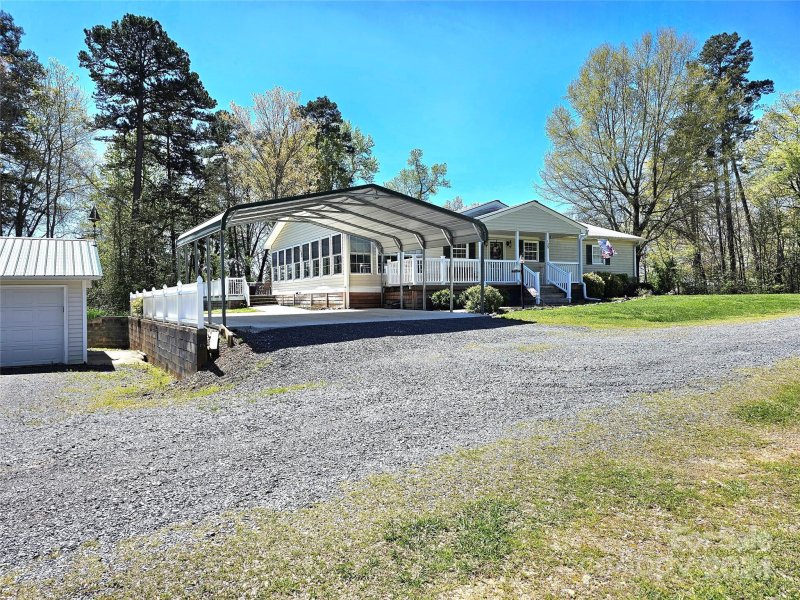 Property image 3 at 125 Thirteenth Avenue, New London, NC 28127