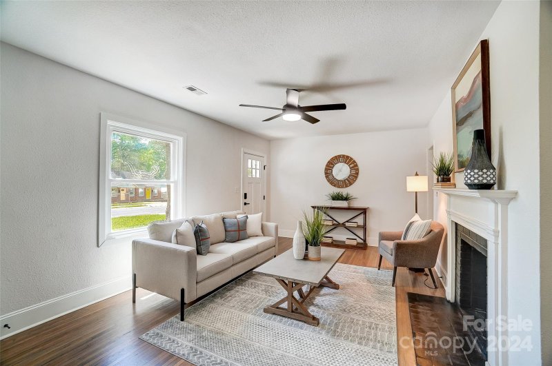 Property image 3 at 1140 Skyview Road, Charlotte, NC 28208