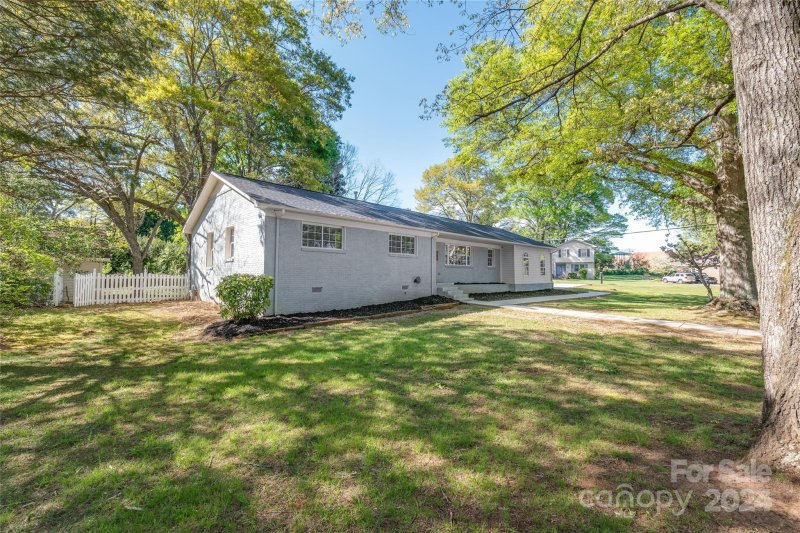 Property image 3 at 2006 Lynn Circle, Rock Hill, SC 29732
