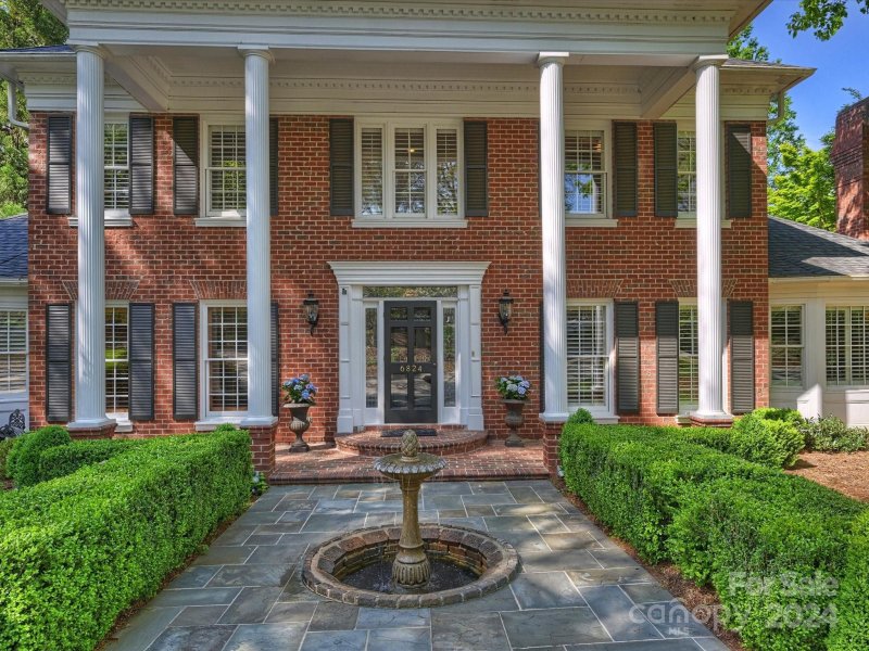 Property image 4 at 6824 N Baltusrol Lane, Charlotte, NC 28210