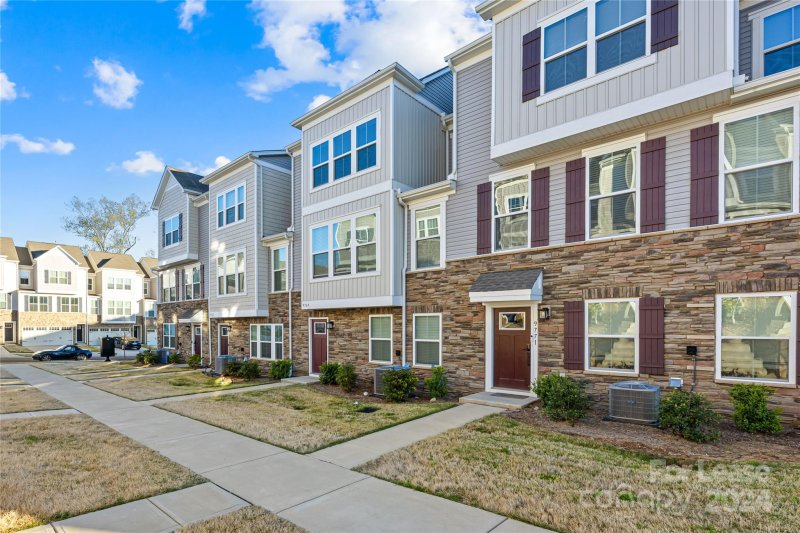 Property image 2 at 9769 Oaklawn Boulevard, Huntersville, NC 28078