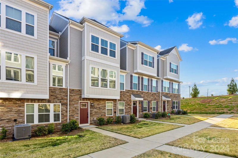 Property image 3 at 9769 Oaklawn Boulevard, Huntersville, NC 28078