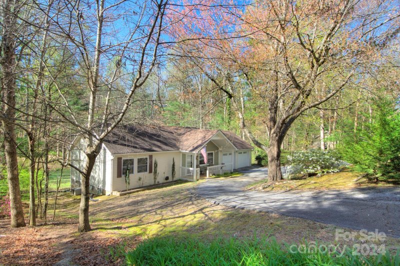 Property image 2 at 140 Cinnamon Way, Flat Rock, NC 28731