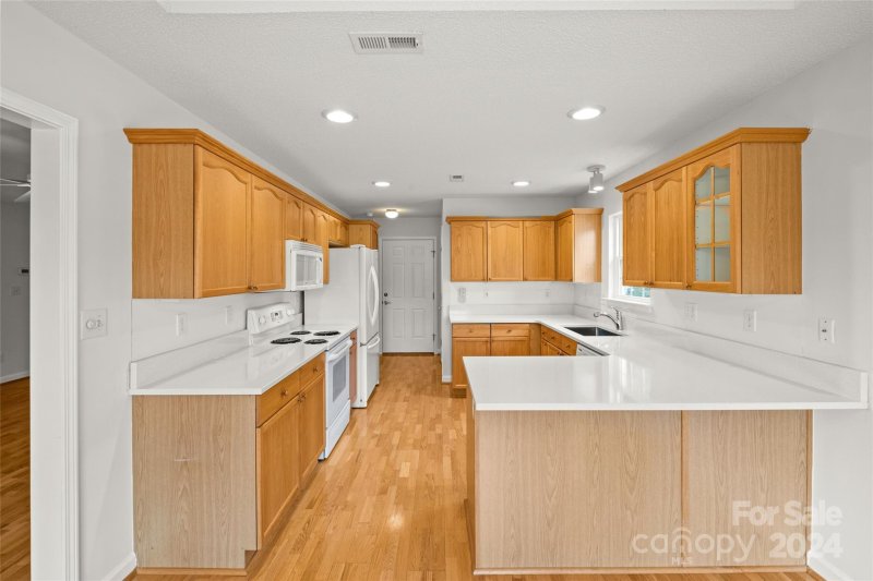 Property image 5 at 192 Oak Village Parkway, Mooresville, NC 28117