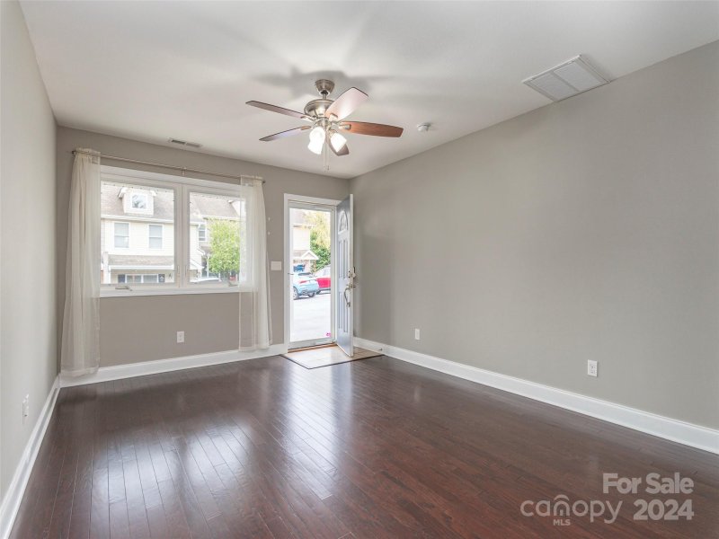 Property image 5 at 8 English Ivy Road, Asheville, NC 28806