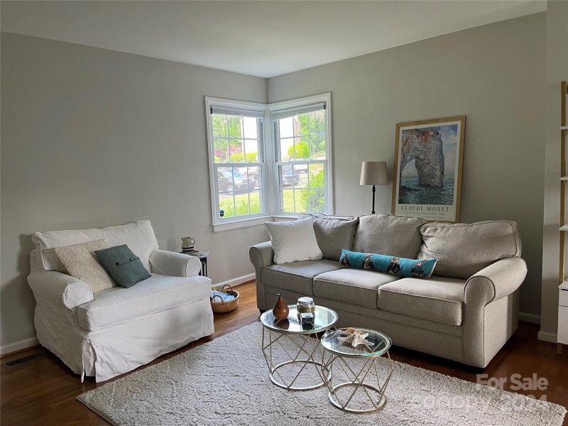 Property image 5 at 500 Wakefield Drive, Charlotte, NC 28209