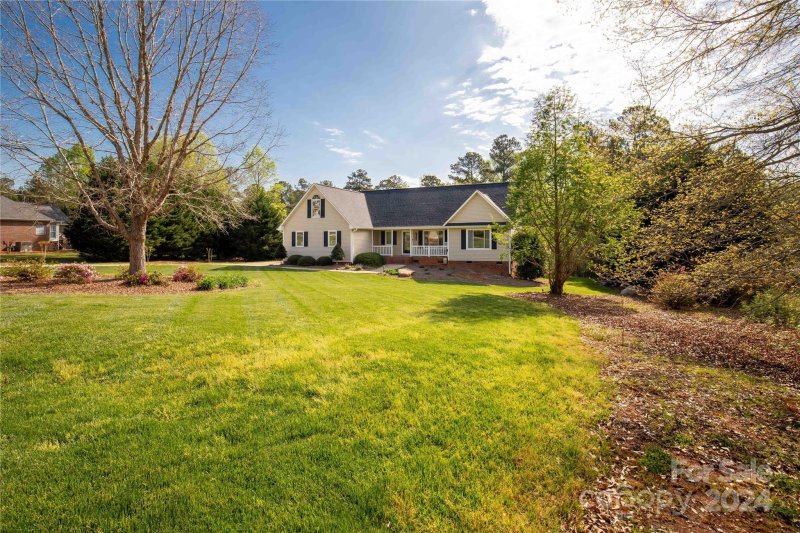 Property image 2 at 1413 Whirlaway Court, York, SC 29745