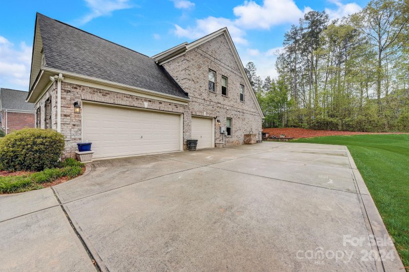 Property image 4 at 10413 Lemington Drive, Mint Hill, NC 28227