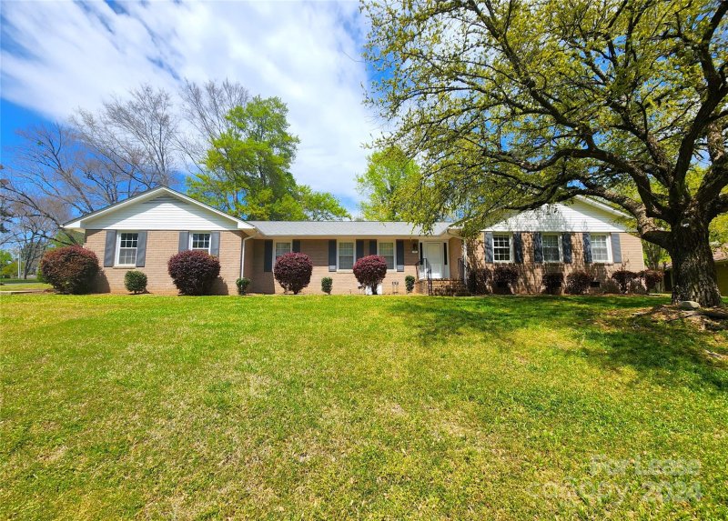 Property image 2 at 171 Suburban Avenue, Concord, NC 28025