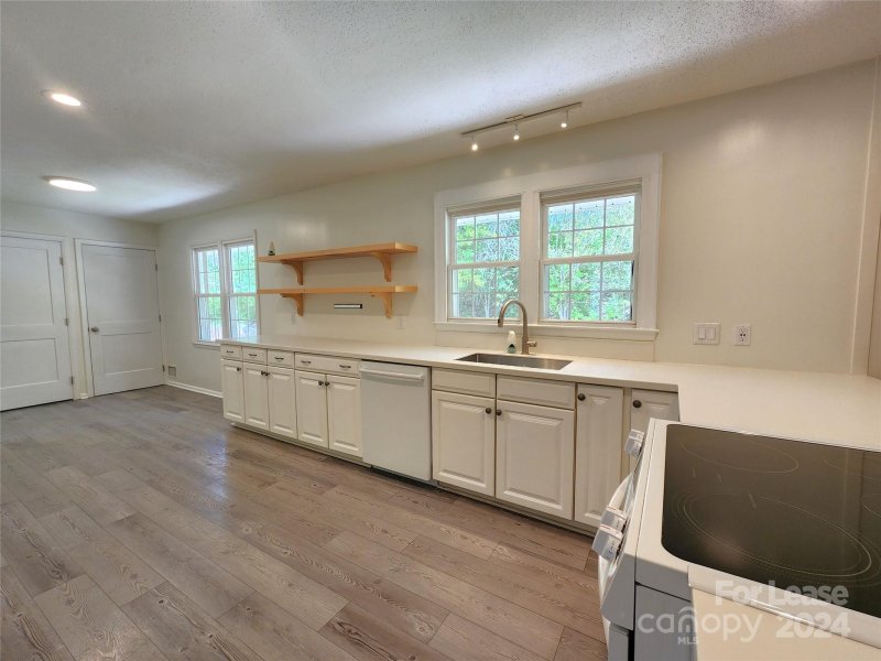 Property image 3 at 171 Suburban Avenue, Concord, NC 28025