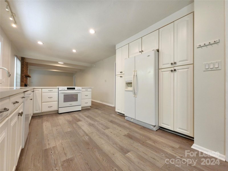 Property image 4 at 171 Suburban Avenue, Concord, NC 28025