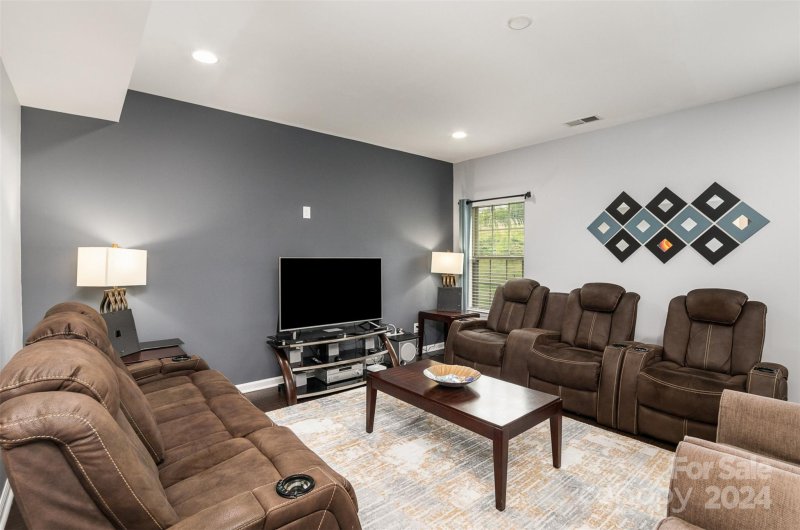 Property image 3 at 1304 Farm Branch Drive, Concord, NC 28027