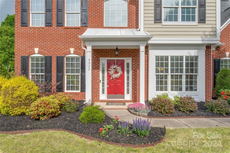 Property image 2 at 4935 King Arthur Drive, Charlotte, NC 28277