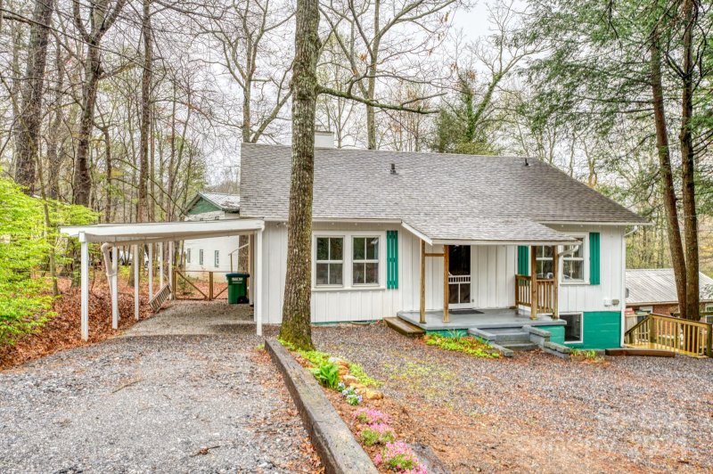 Property image 2 at 11 Bowers Road, Black Mountain, NC 28711