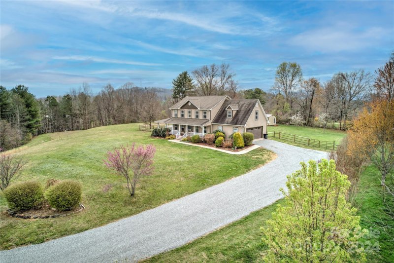 Property image 3 at 113 Snooks Path, Mars Hill, NC 28754