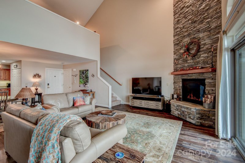 Property image 3 at 228 Pleasant View, Sugar Mountain, NC 28604