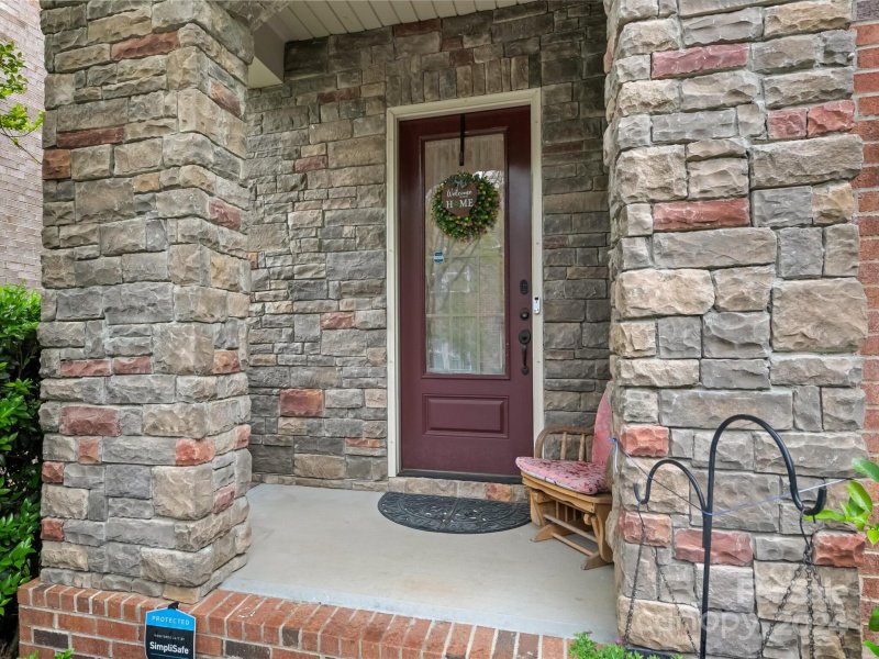 Property image 2 at 719 English Tudor Lane, Charlotte, NC 28211