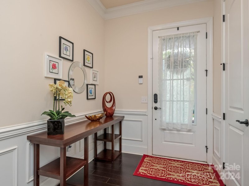 Property image 3 at 719 English Tudor Lane, Charlotte, NC 28211