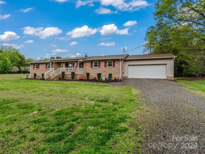 Property image 3 at 203 Spring Shore Road, Statesville, NC 28677