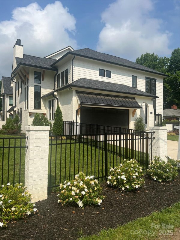 Property image 3 of 4142 Pineview Road in Cotswold, Charlotte, NC 28211