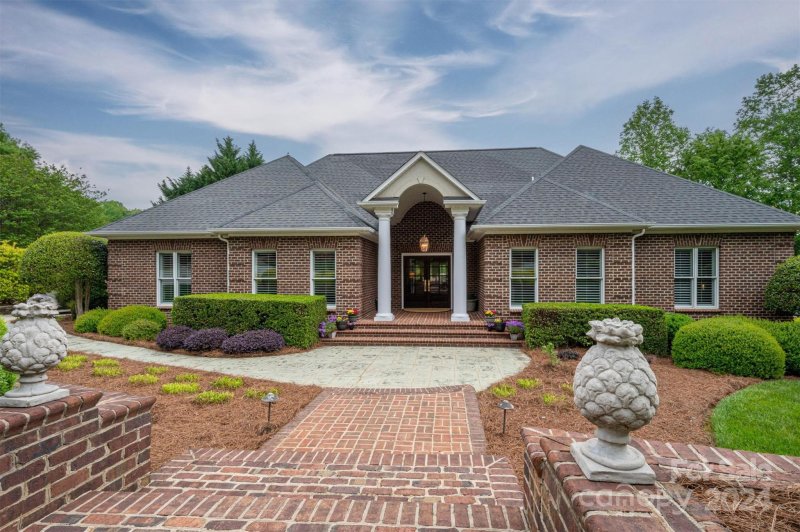 Property image 2 at 404 Maymont Drive, Cramerton, NC 28032