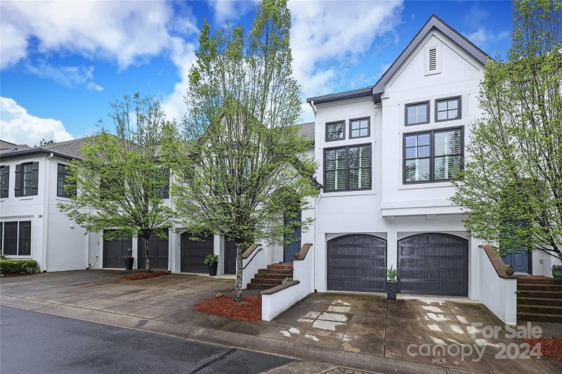 Property image 2 at 220 Wendover Heights Circle, Charlotte, NC 28211