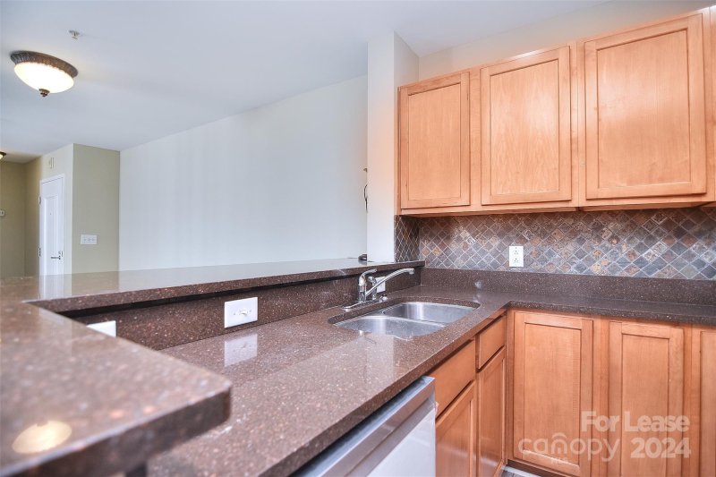 Property image 4 at 718 W Trade Street, Charlotte, NC 28202