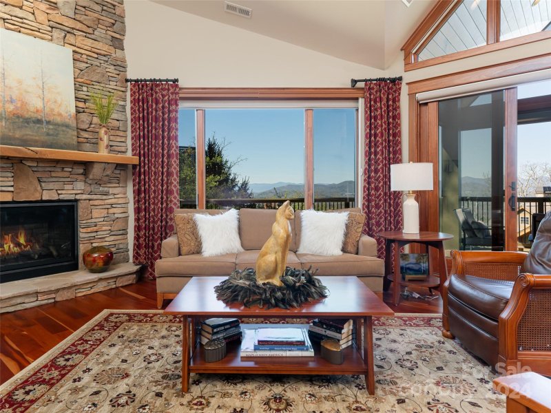 Property image 4 at 7 Point Bluff Drive, Asheville, NC 28804