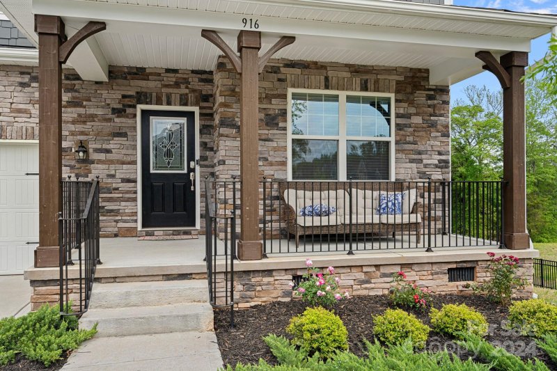 Property image 2 at 916 Pecan Tree Lane, Fort Mill, SC 29715