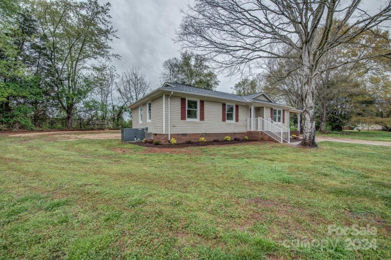 Property image 3 at 604 Colorado Court, Gastonia, NC 28056