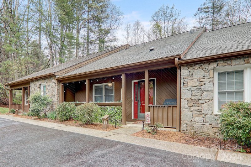 Property image 3 at 4 Calico Lane, Etowah, NC 28729