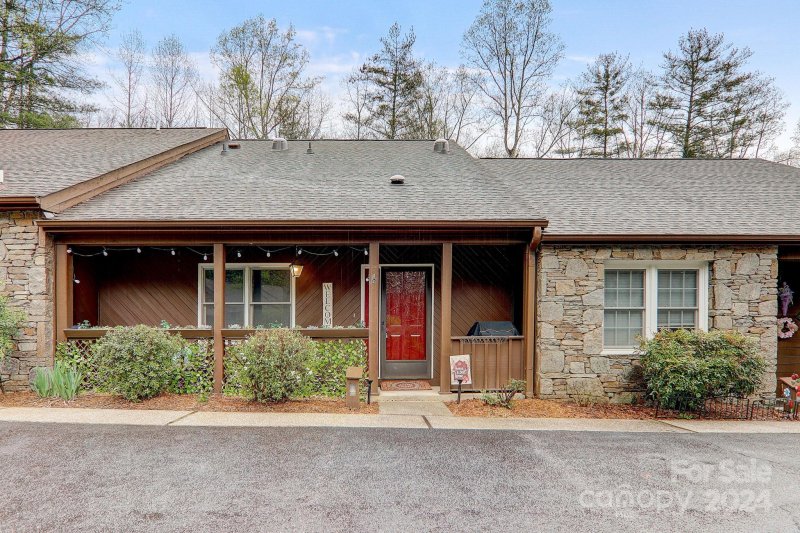 Property image 5 at 4 Calico Lane, Etowah, NC 28729