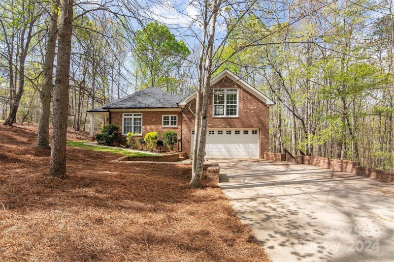 Property image 2 at 107 N Harbor Watch Drive, Statesville, NC 28677