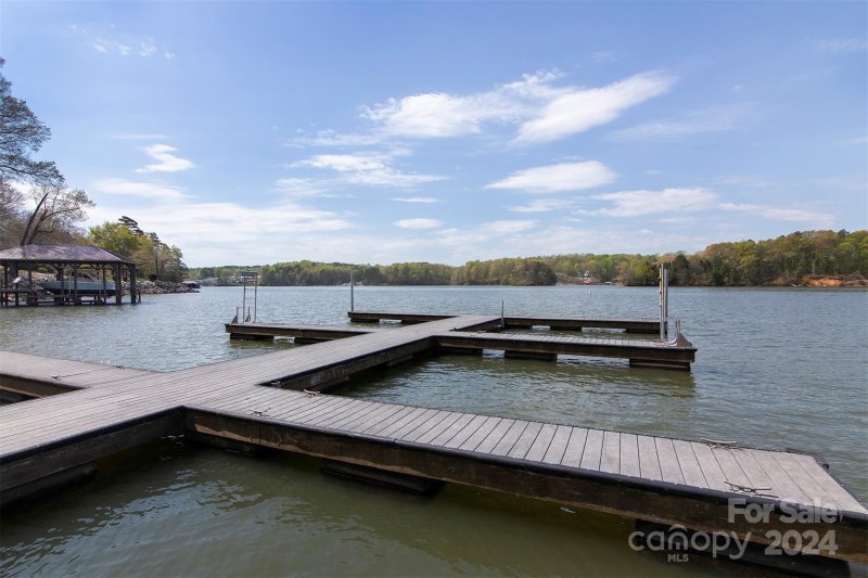 Property image 3 at 107 N Harbor Watch Drive, Statesville, NC 28677