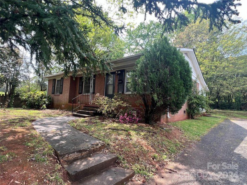 Property image 5 at 3814 Topsfield Road, Charlotte, NC 28211