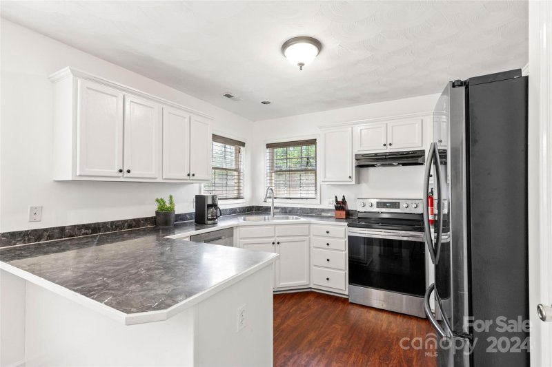 Property image 3 at 5066 Grain Court, Conover, NC 28613