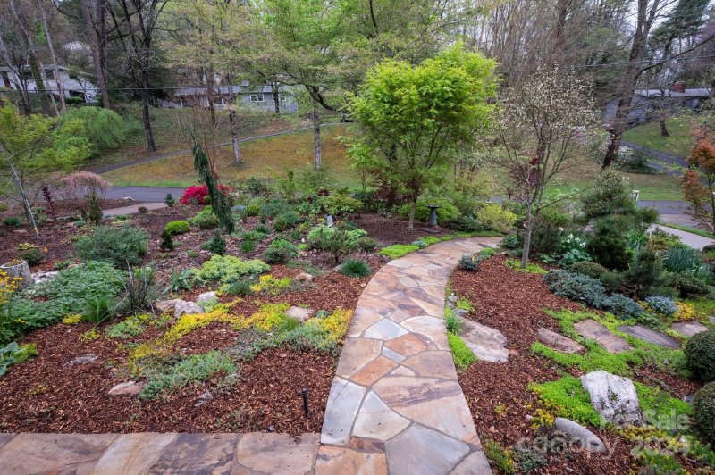 Property image 4 at 24 Maplewood Road, Asheville, NC 28804