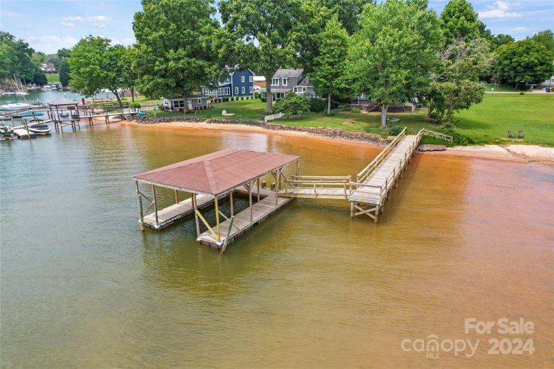 Property image 3 at 120 Surfside Lane, Mooresville, NC 28117