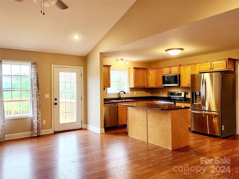 Property image 5 at 404 Stable Brook Lane, Taylorsville, NC 28681