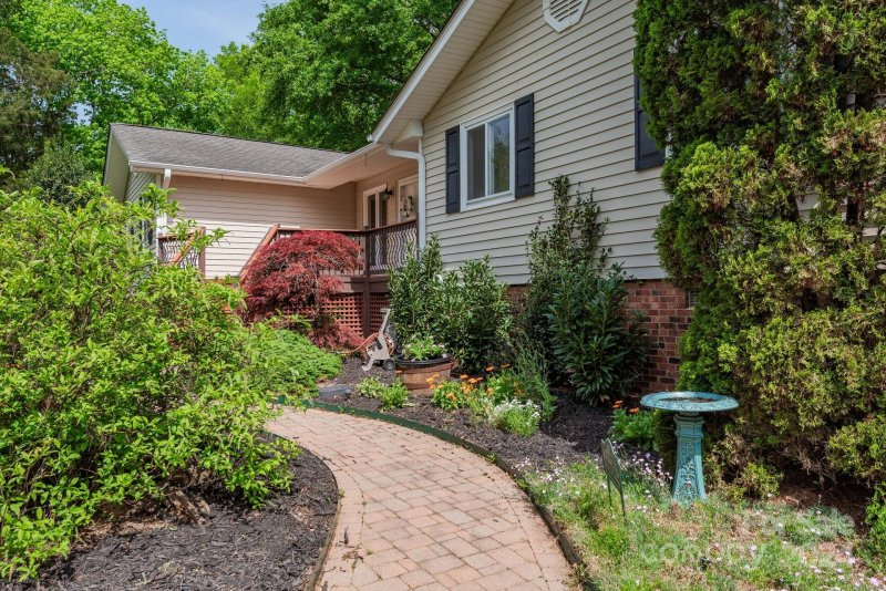 Property image 3 at 4901 Pine Ridge Road, Charlotte, NC 28226