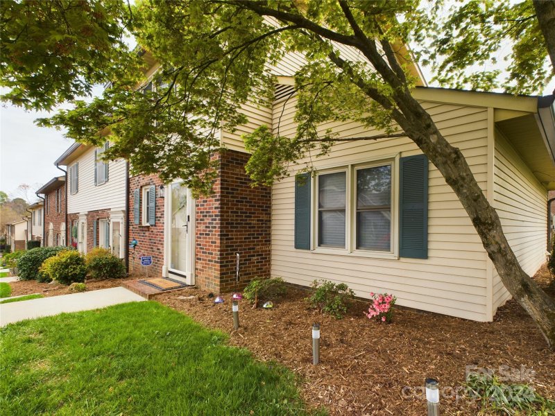 Property image 3 at 1330 5th Street, Hickory, NC 28601