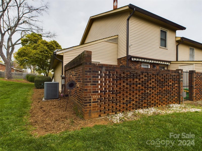 Property image 5 at 1330 5th Street, Hickory, NC 28601