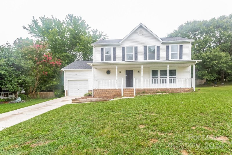 Property image 4 at 10709 Derry Drive, Charlotte, NC 28262