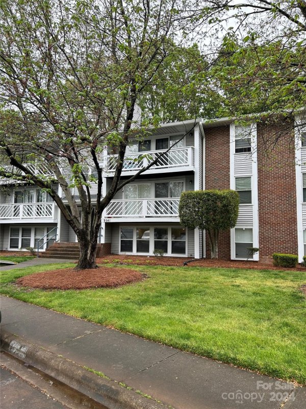 Property image 2 at 9541 Shannon Green Drive, Charlotte, NC 28213